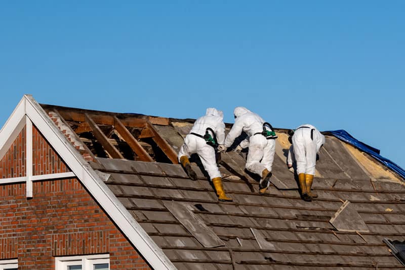 asbestos-roof-removal-by-professionals