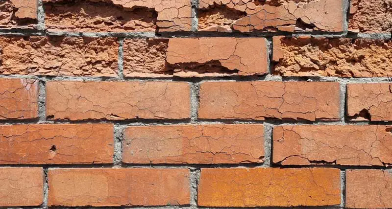 bricks-cracking-due-to-cement-damage